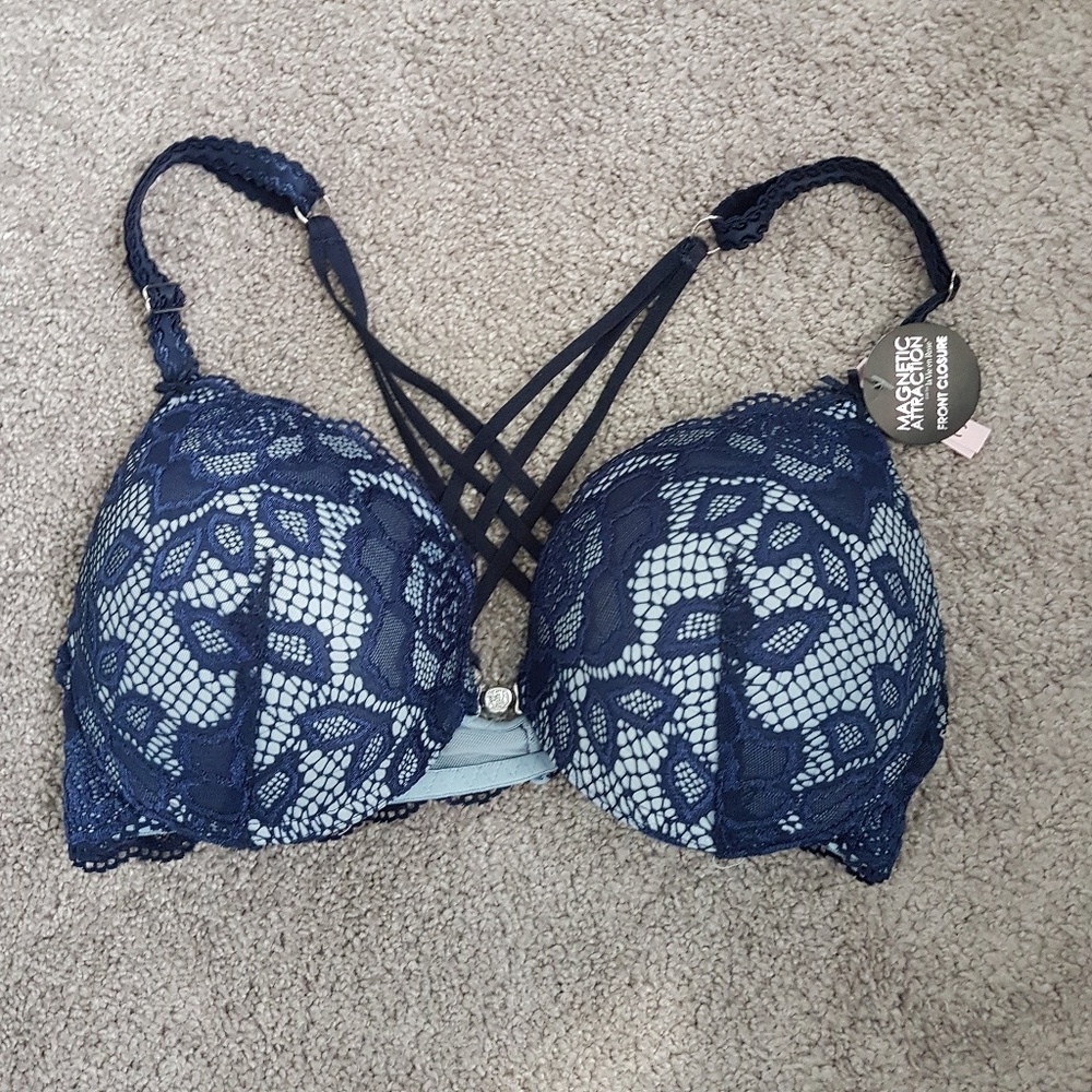 Padded Bra 36C New front closure Navy Lace Pushup